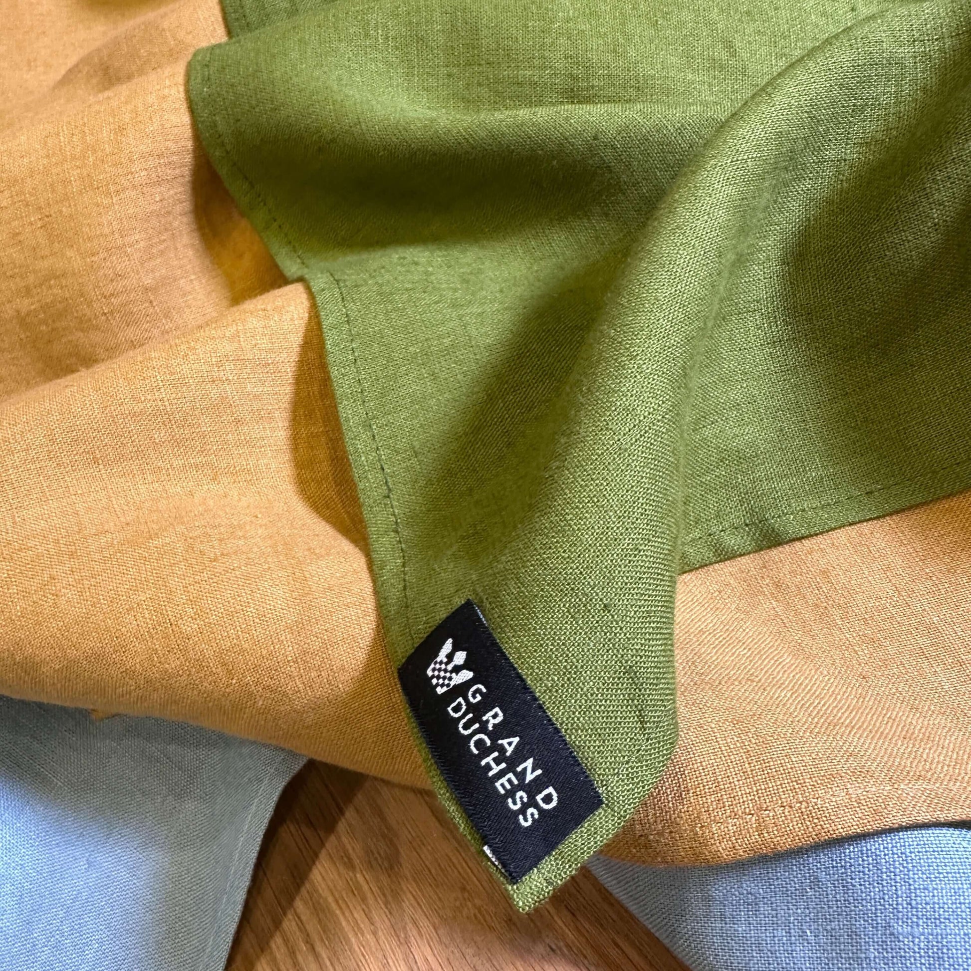 Grand Duchess linen kitchen towel, soft and absorbent, perfect for drying dishes, hands, and adding eco-friendly style to your kitchen.