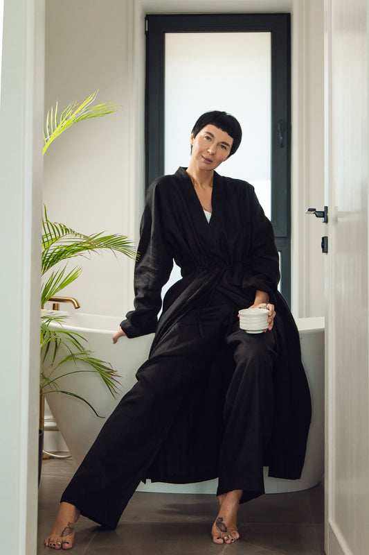 Black women's long linen robe Lumina.