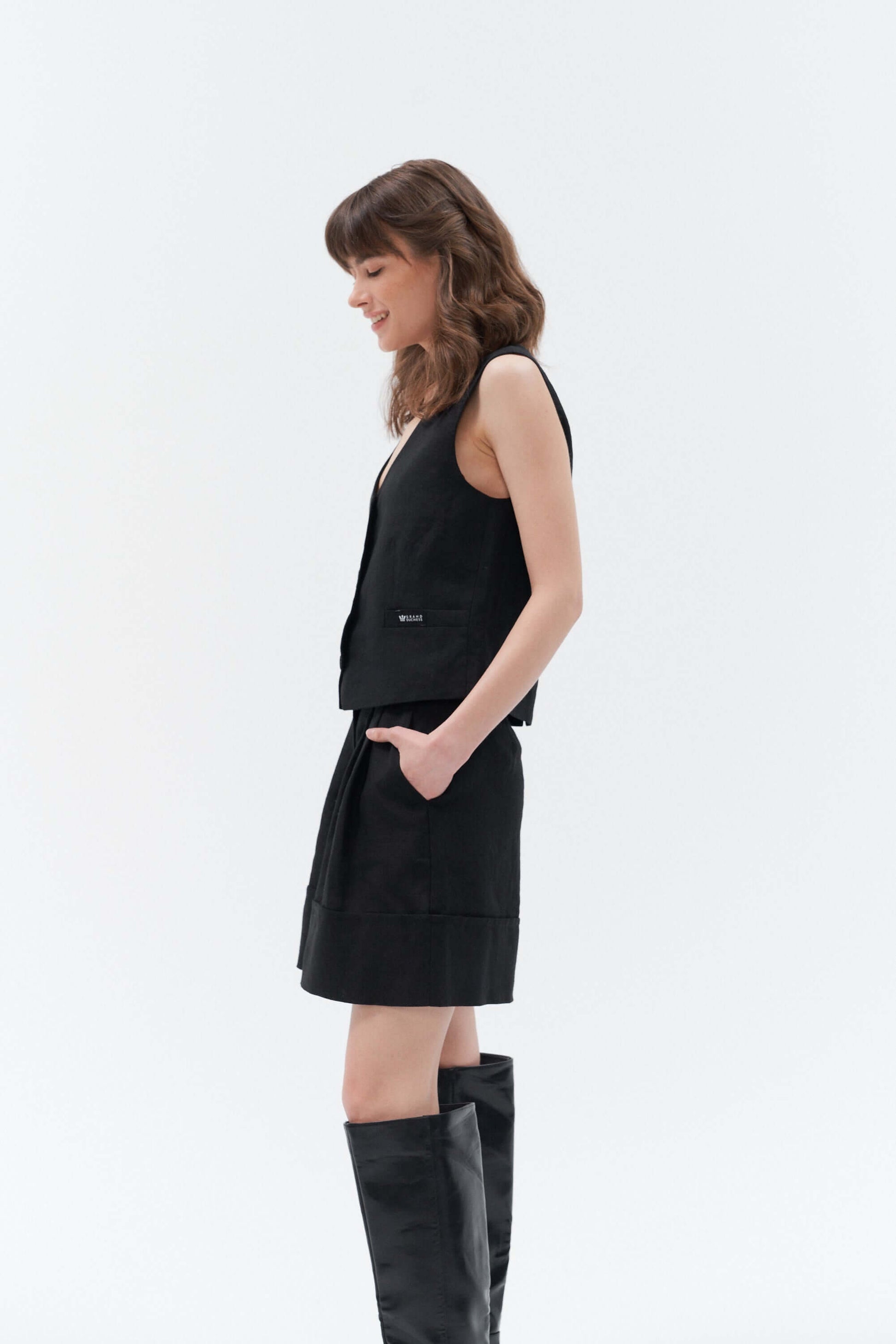 Women's linen waistcoat Vesta in black.