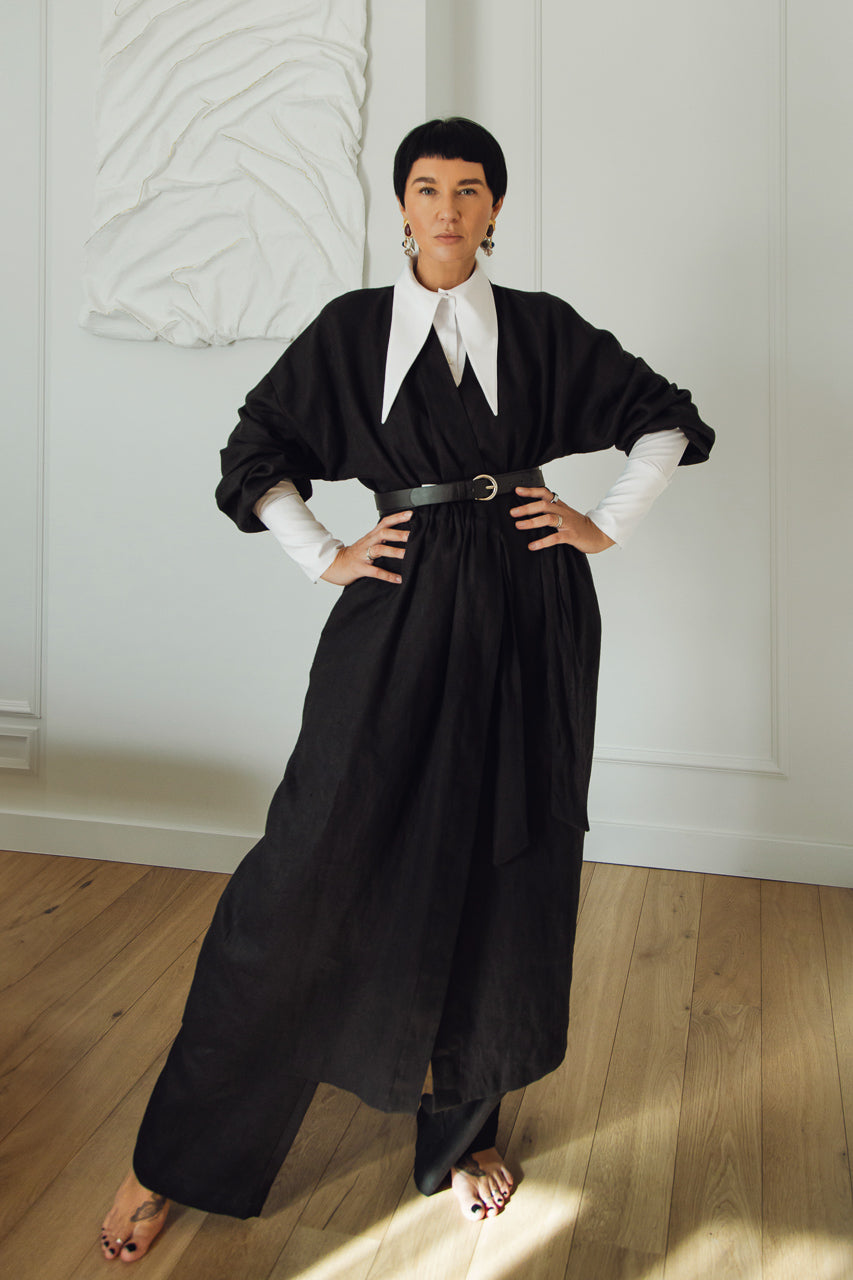 Women's long linen robe Lumina in black.