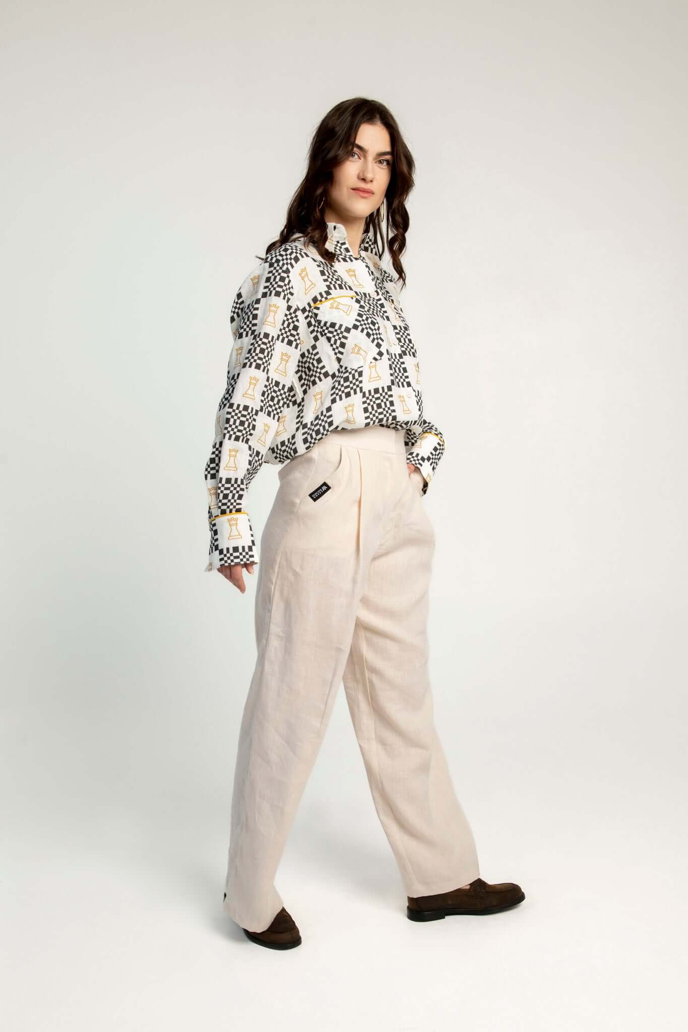 Women's high-waisted linen pants Independence II in beige, wide-led linen trousers for comfort.