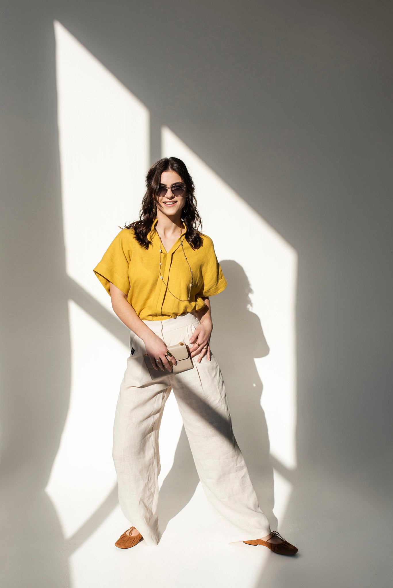 Japanese style linen top Avenue in mustard color.
