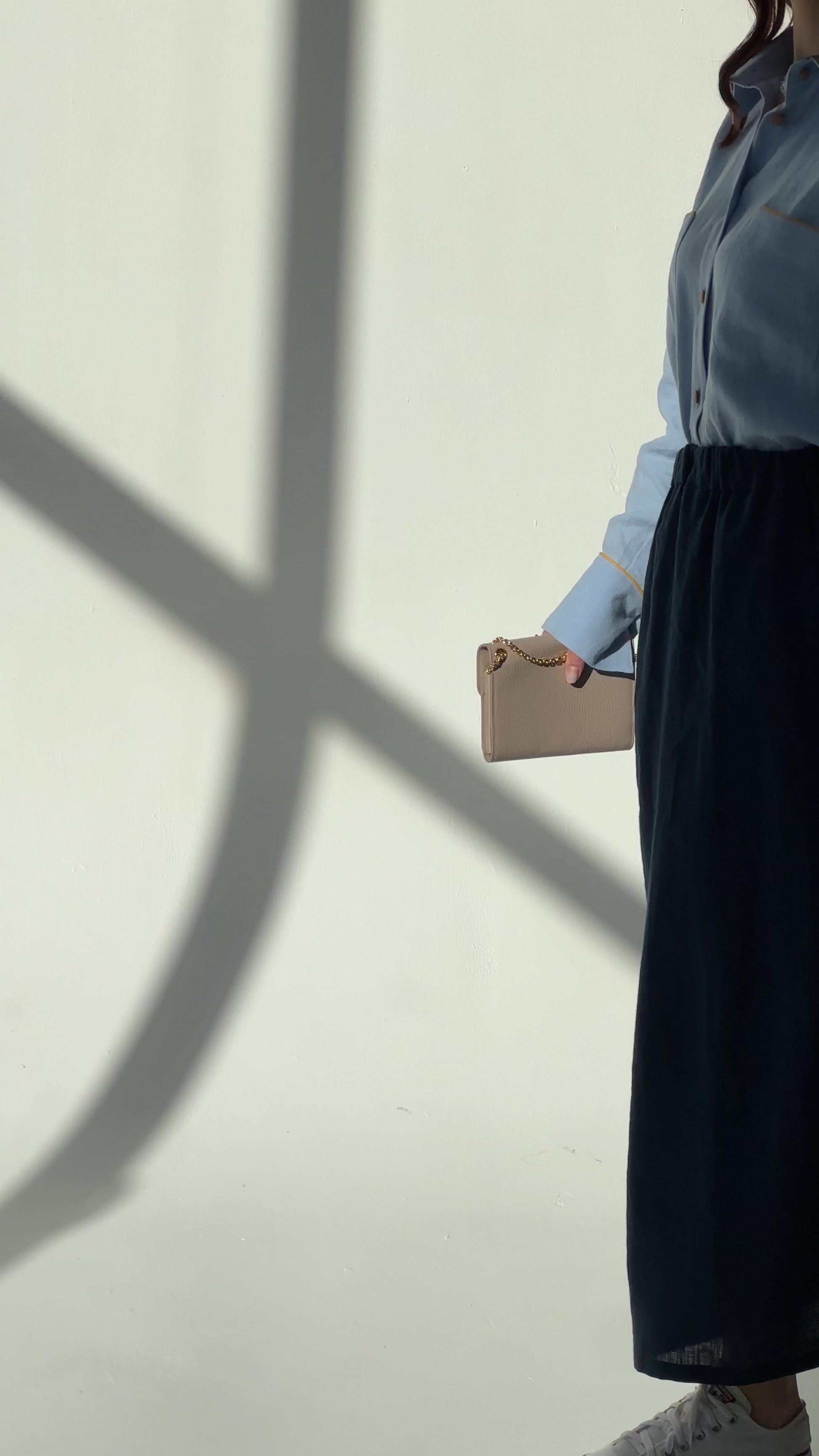 Soho long linen skirt with elastic waistband and pockets.