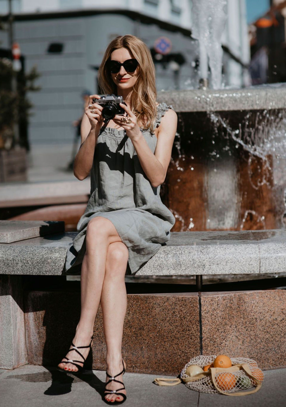 Midi linen dress with ruffles – Playful design, practical pockets