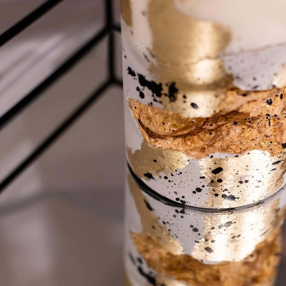 Golden concrete candle - natural soy wax, versatile and eco-friendly